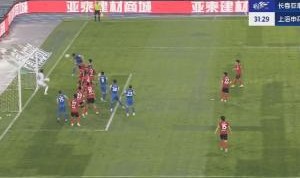 九游体育-高天意连场助攻！朱辰杰头球打入赛季首球，申花1-0领先亚泰