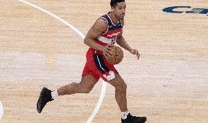 名记：尼克斯目前只有12名球员 布罗格登&amp;沙梅特是他们的绯闻目标