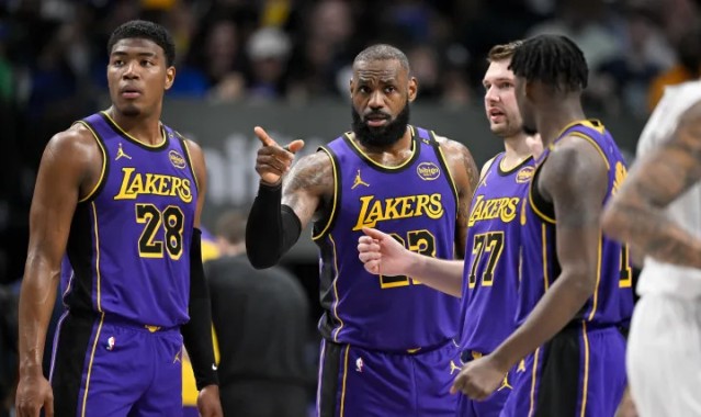 九游登录入口-美记：湖人正在积极探索多种交易方案，希望找到能够灵活换防的年轻防守悍将