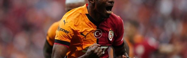 九游体育-法媒：曼联试图以霍伊伦+4000万欧元签下奥斯梅恩，双方已经进行会面