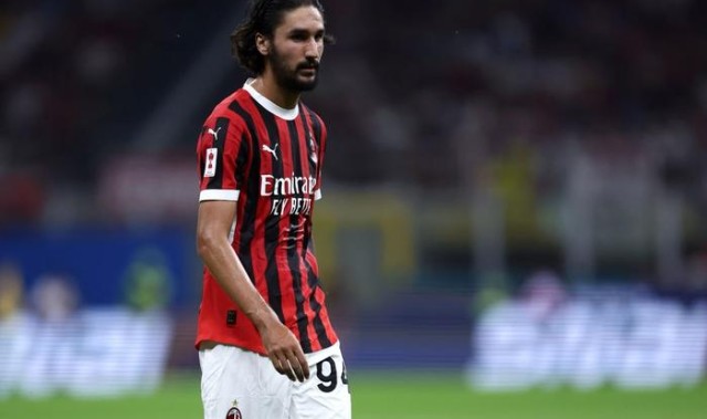 九游体育官网-夏窗关闭，阿德利婉拒萨索洛，马赛欲租本纳塞尔